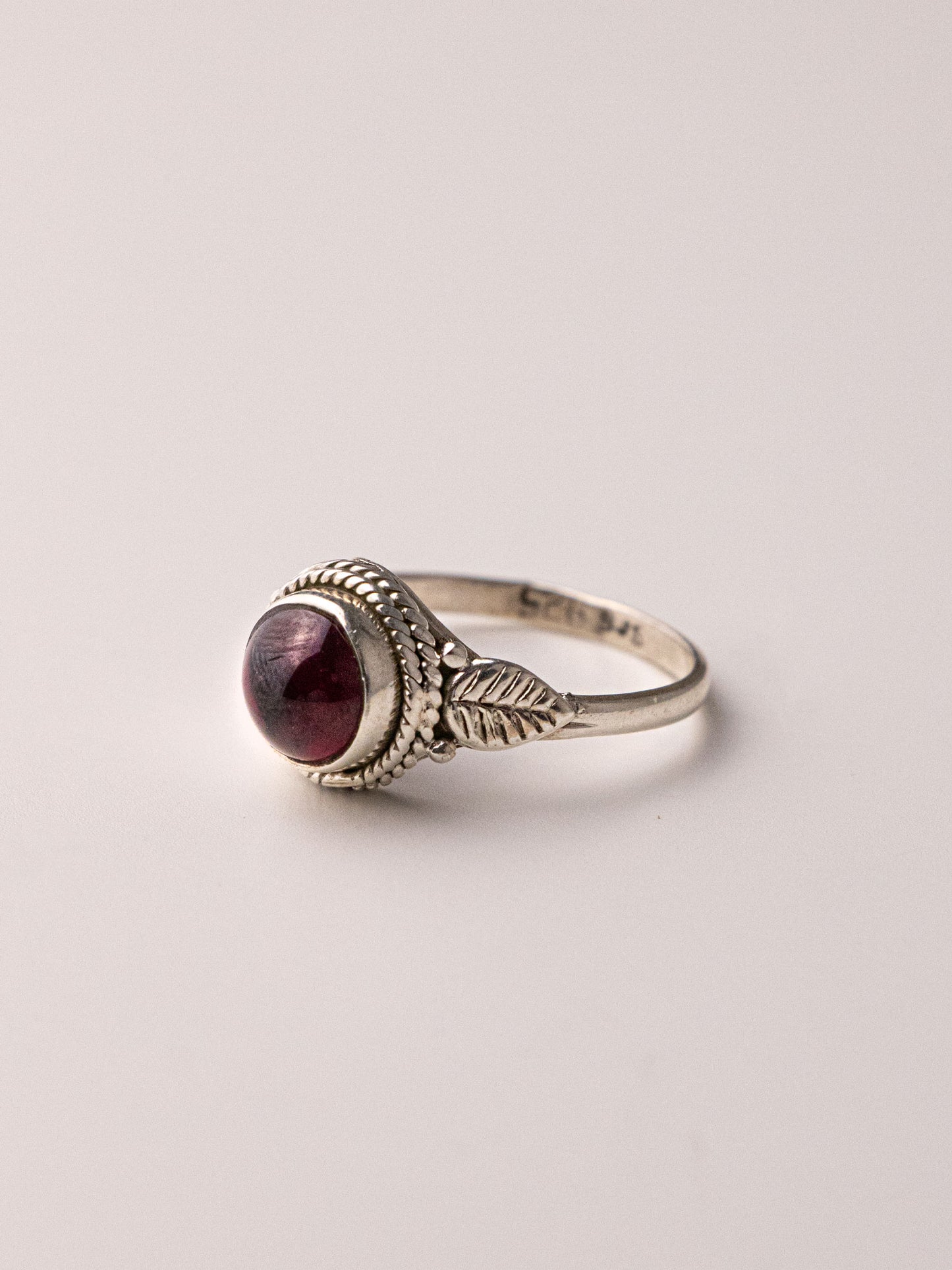 COMET SILVER RING - Garnet