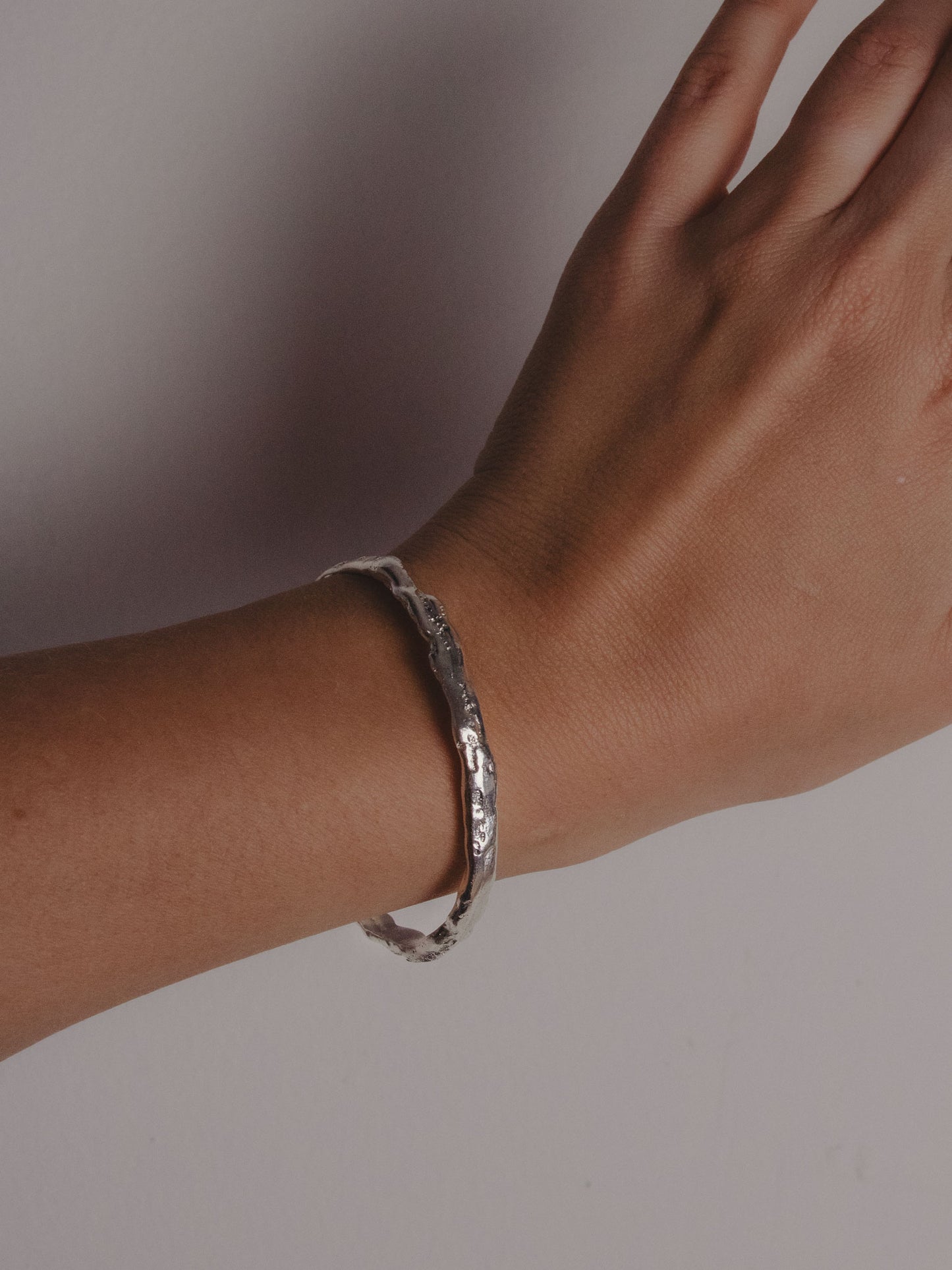 Χειροποίητο ανοιγόμενο βραχιόλι από ασήμι 999