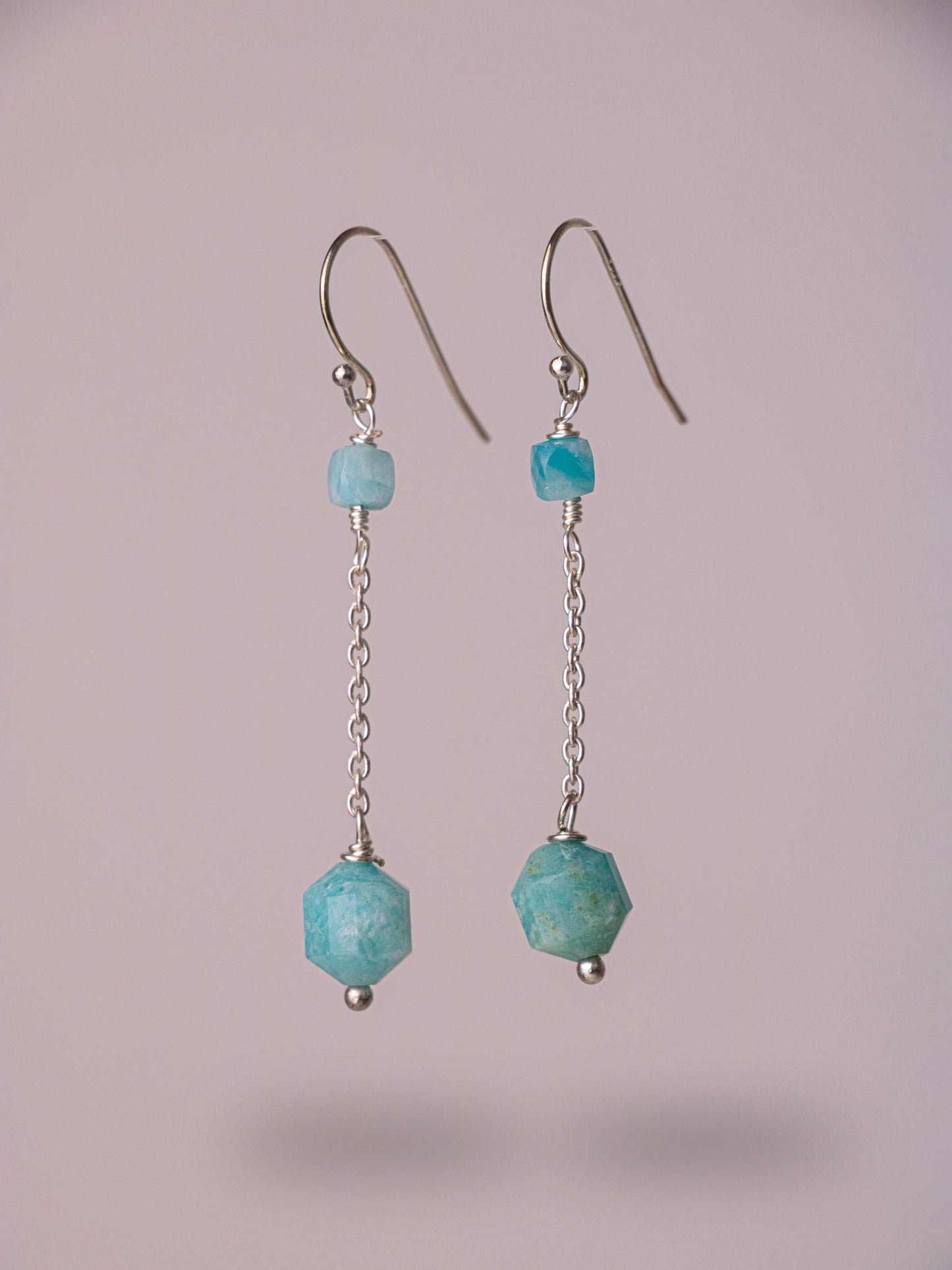 Ασημένια κρεμαστά σκουλαρίκια με Λάριμαρ κατασκευασμένα από ασήμι 925.