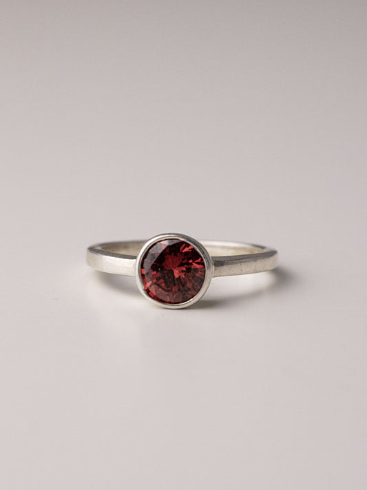 MELODY SILVER RING - Deep Red