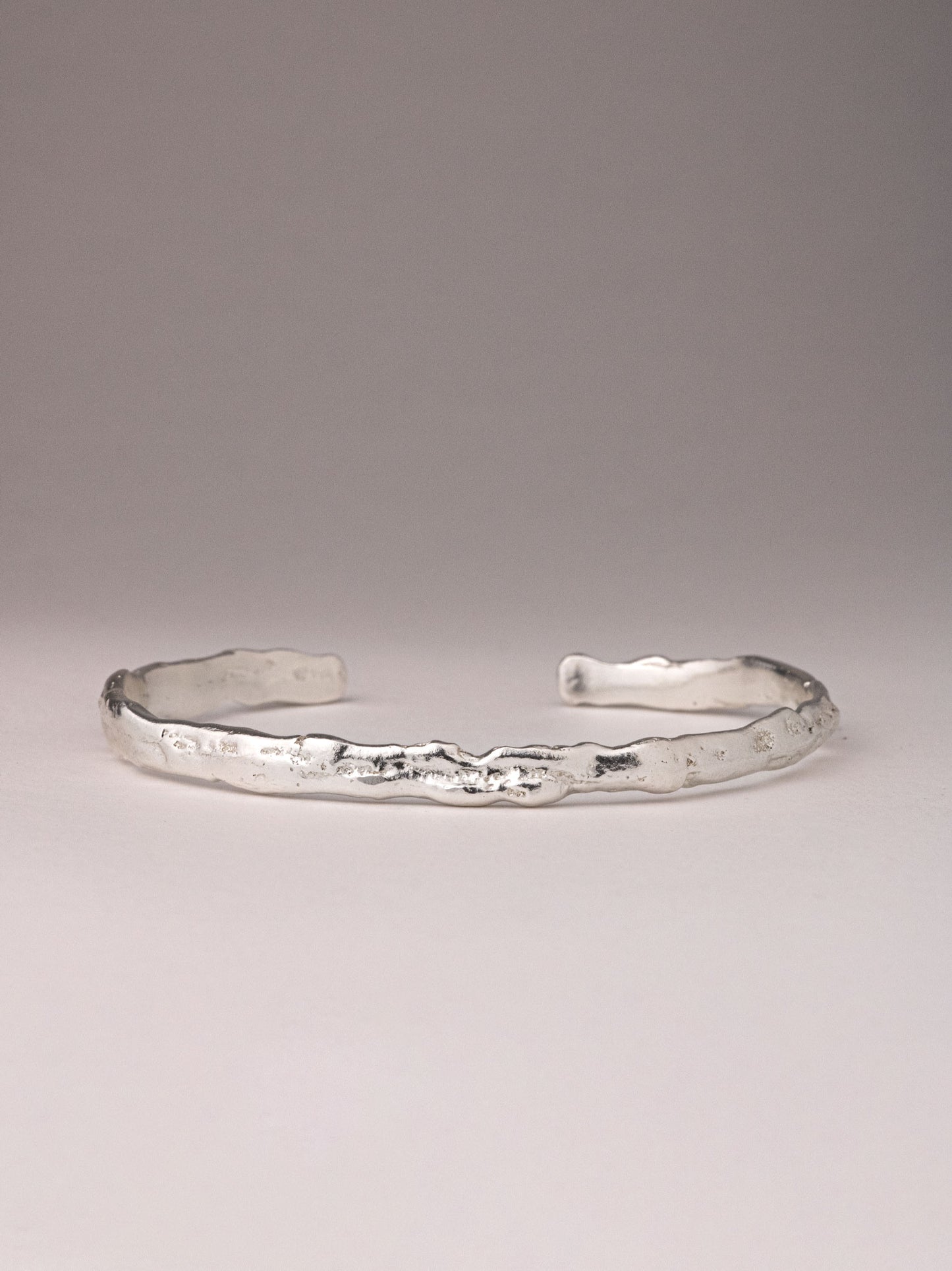 Χειροποίητο ανοιγόμενο βραχιόλι από ασήμι 999