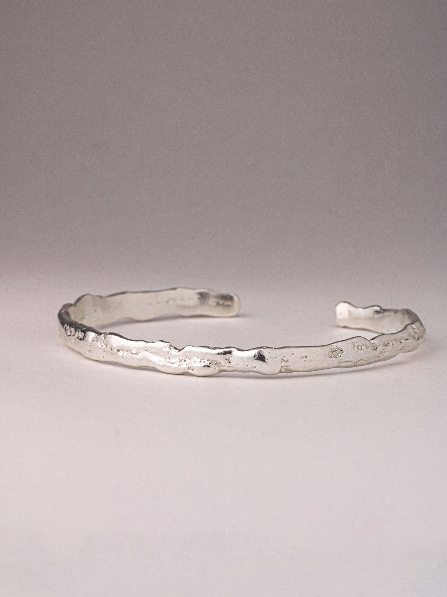 Χειροποίητο ανοιγόμενο βραχιόλι από ασήμι 999