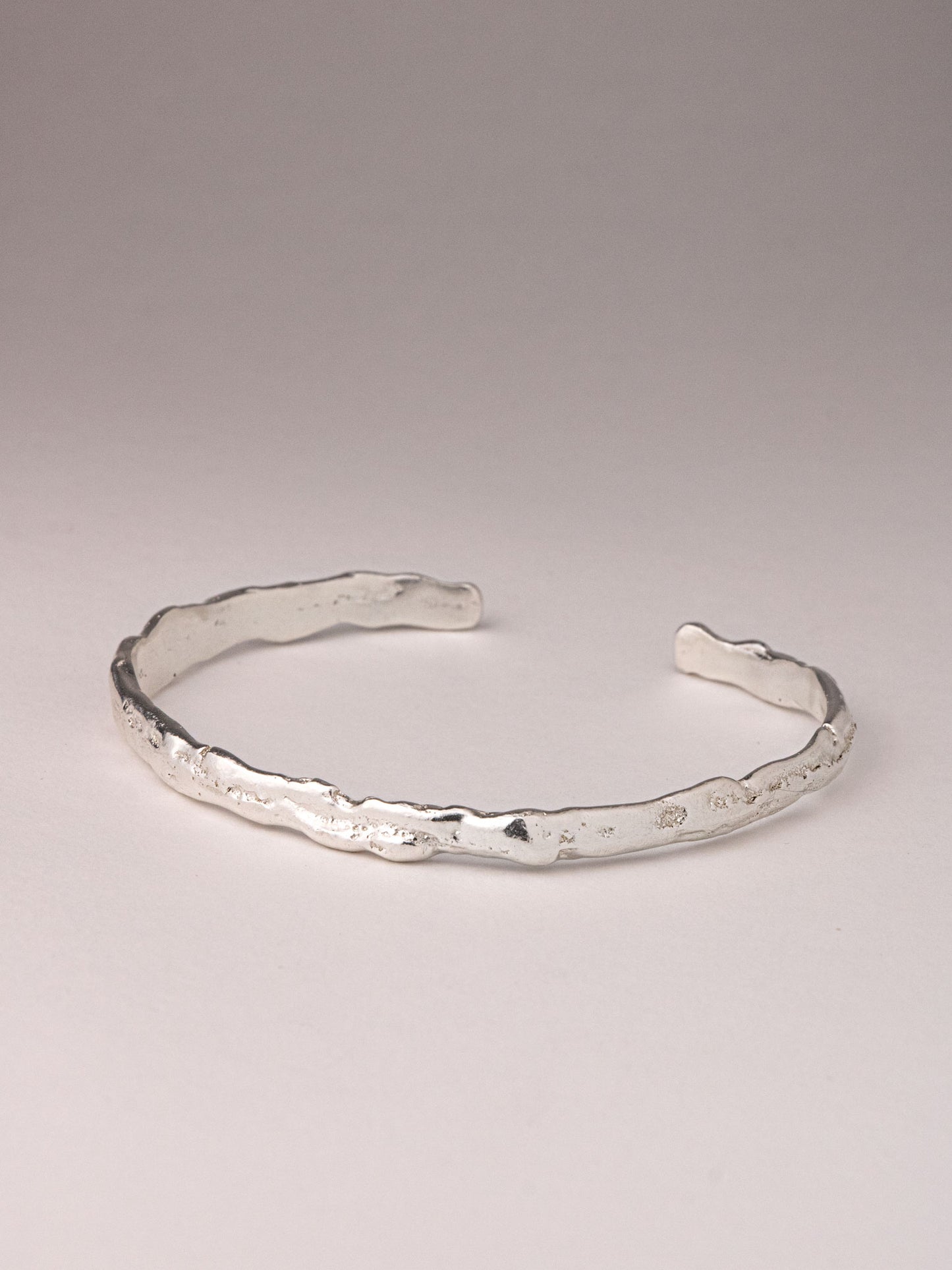 Χειροποίητο ανοιγόμενο βραχιόλι από ασήμι 999