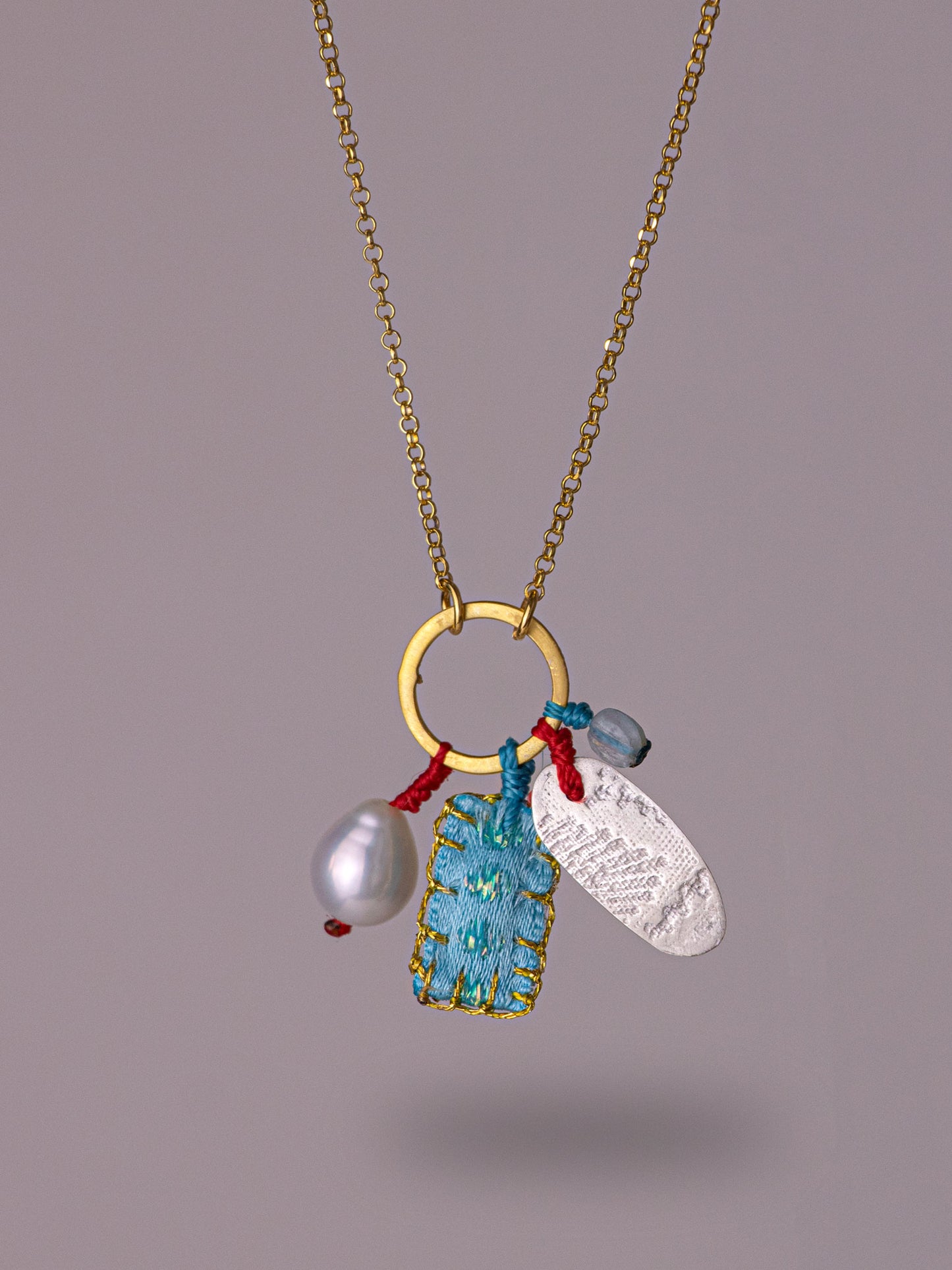 Χειροποίητο επίχρυσο κολιέ από καθαρό ασήμι με μαργαριτάρι και ορυκτούς ημιπολύτιμους λίθους