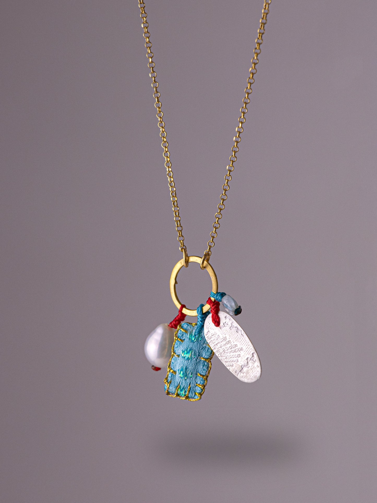 Χειροποίητο επίχρυσο κολιέ από καθαρό ασήμι με μαργαριτάρι και ορυκτούς ημιπολύτιμους λίθους