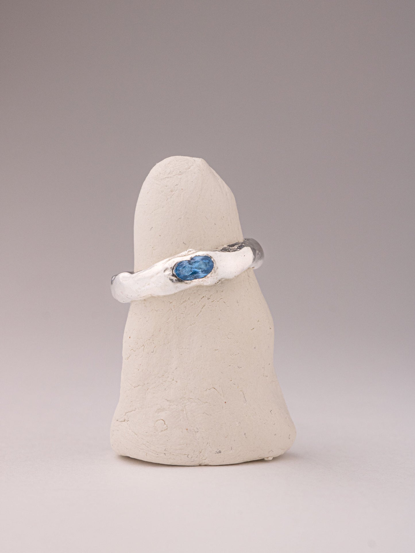 Χειροποίητo χυτό ασημένιο δαχτυλίδι με ζιργκόν