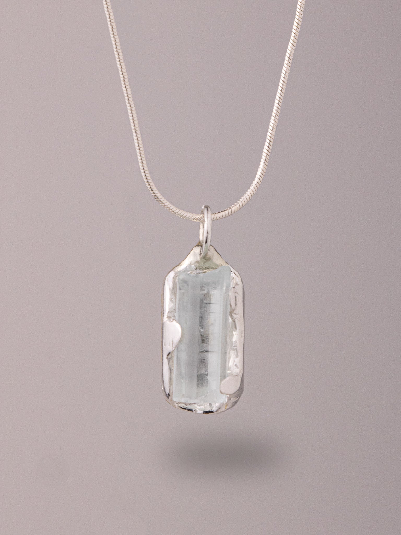 Χειροποίητo χυτό μενταγιόν από καθαρό ασήμι με Άκουα Μαρίνα