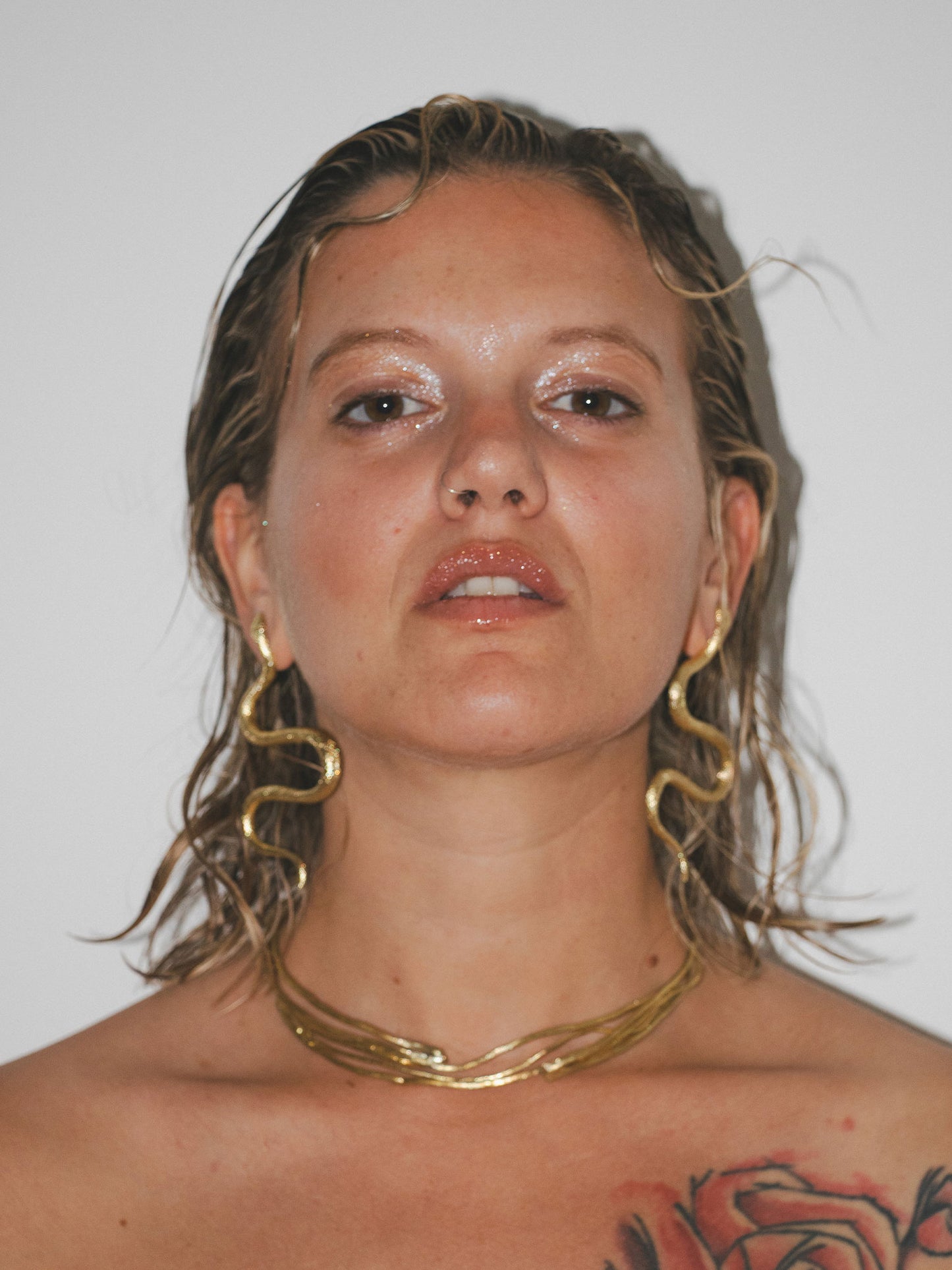 Χειροποίητα σκουλαρίκια Kalliope σε σχήμα φιδιού κατασκευασμένα στην Ελλάδα