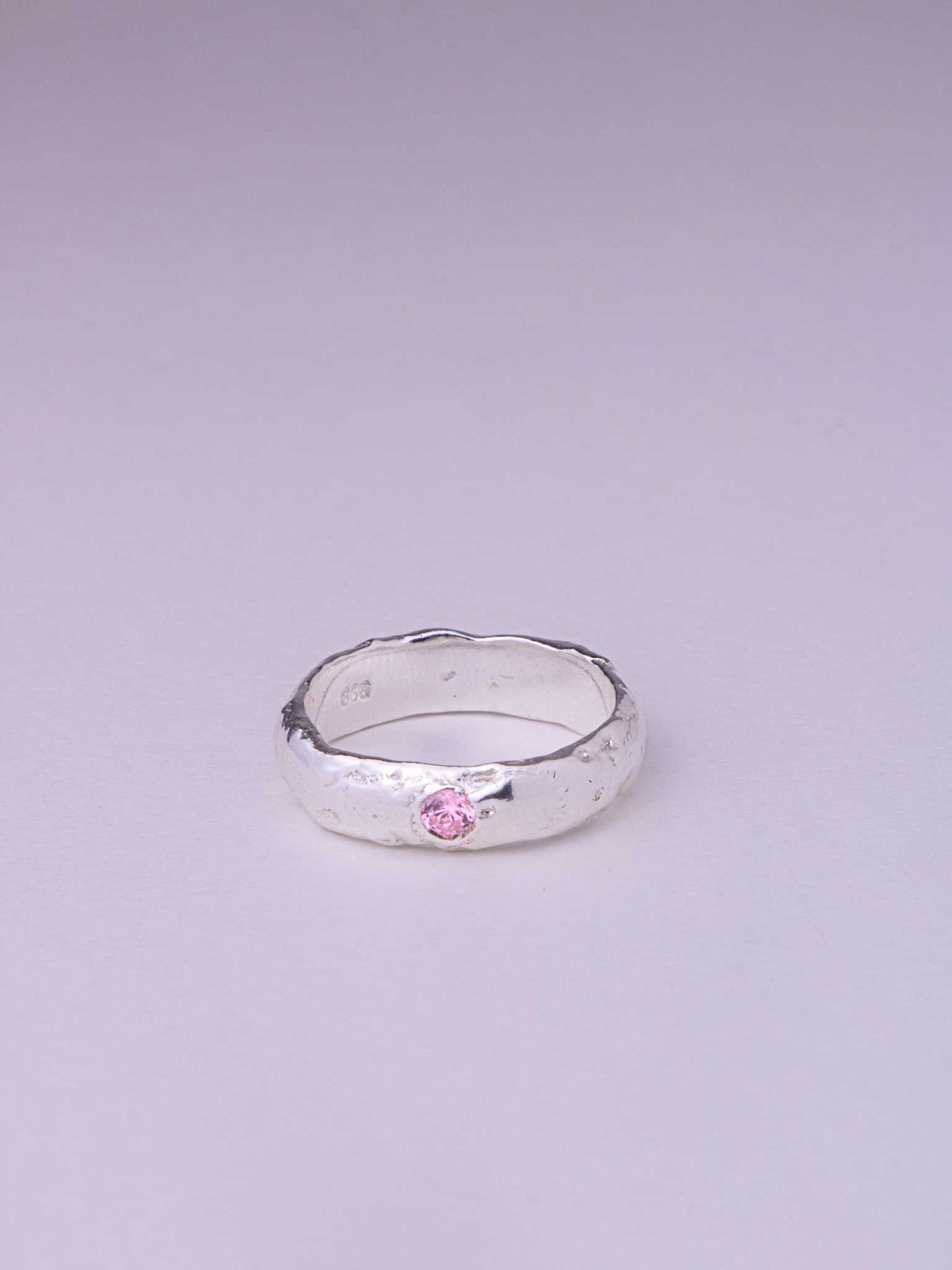 Χειροποίητo χυτό δαχτυλίδι από καθαρό ασήμι με ροζ Cubic Zirconia