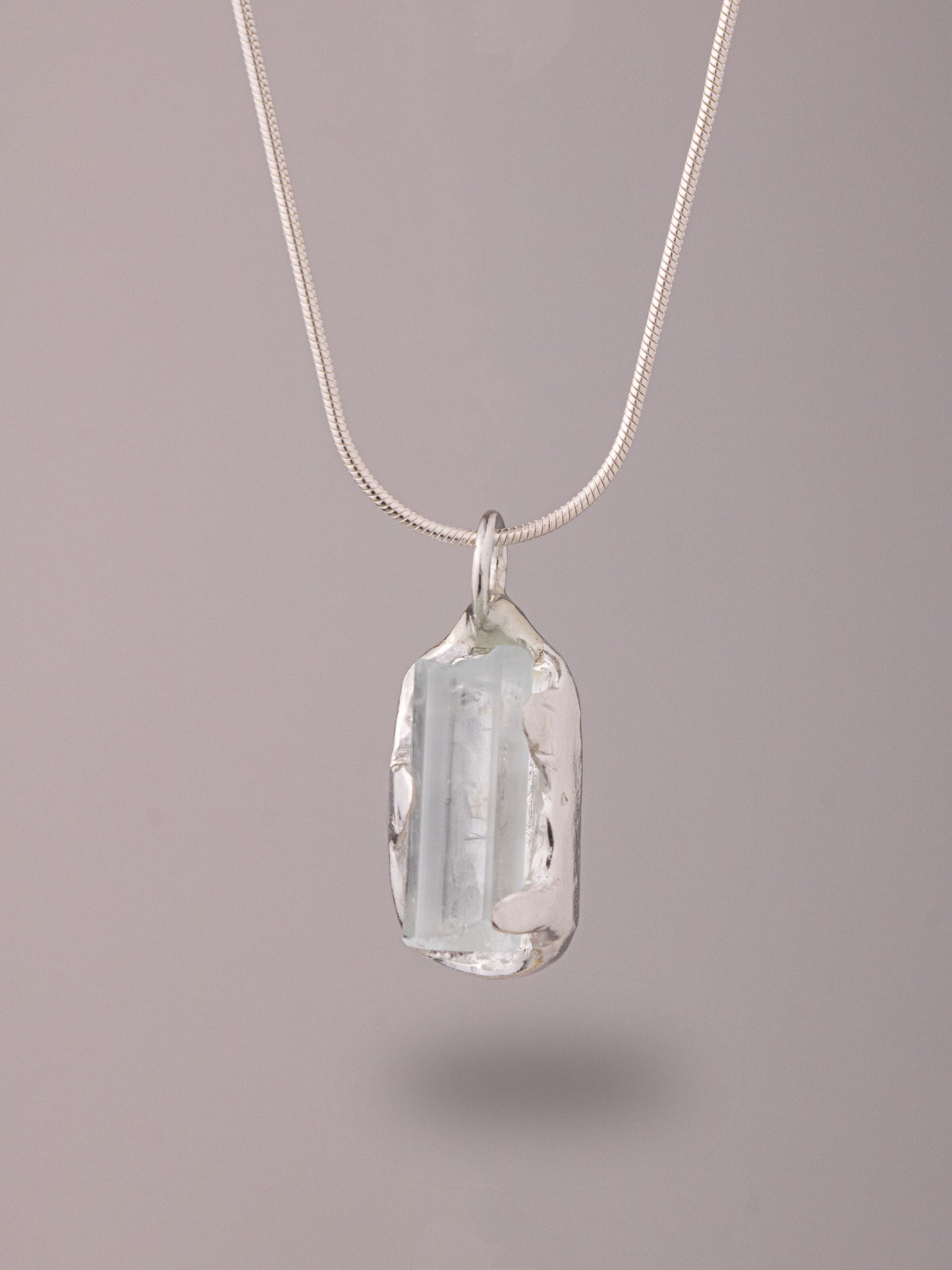 Χειροποίητo χυτό μενταγιόν από καθαρό ασήμι με Άκουα Μαρίνα