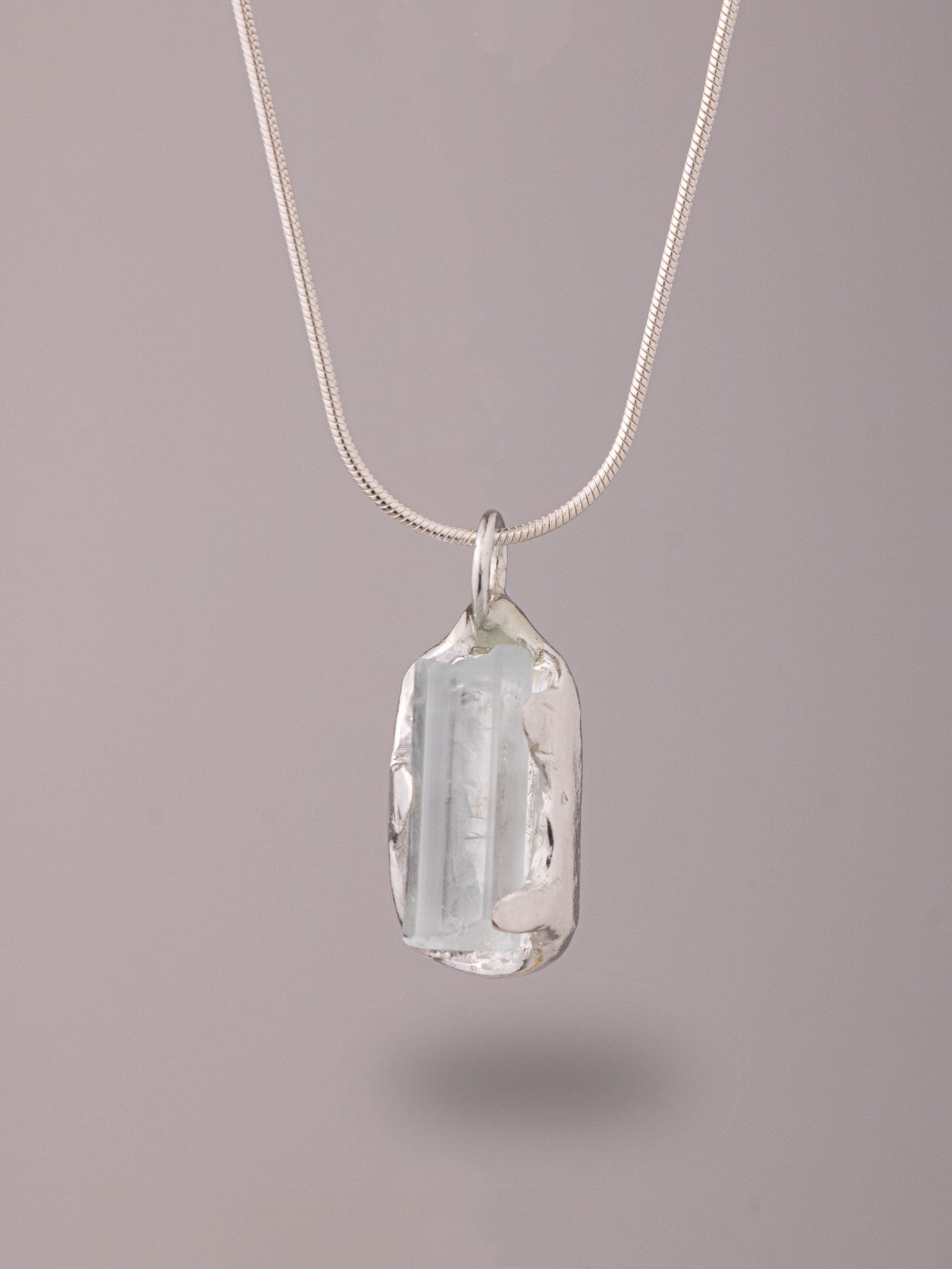 Χειροποίητo χυτό μενταγιόν από καθαρό ασήμι με Άκουα Μαρίνα