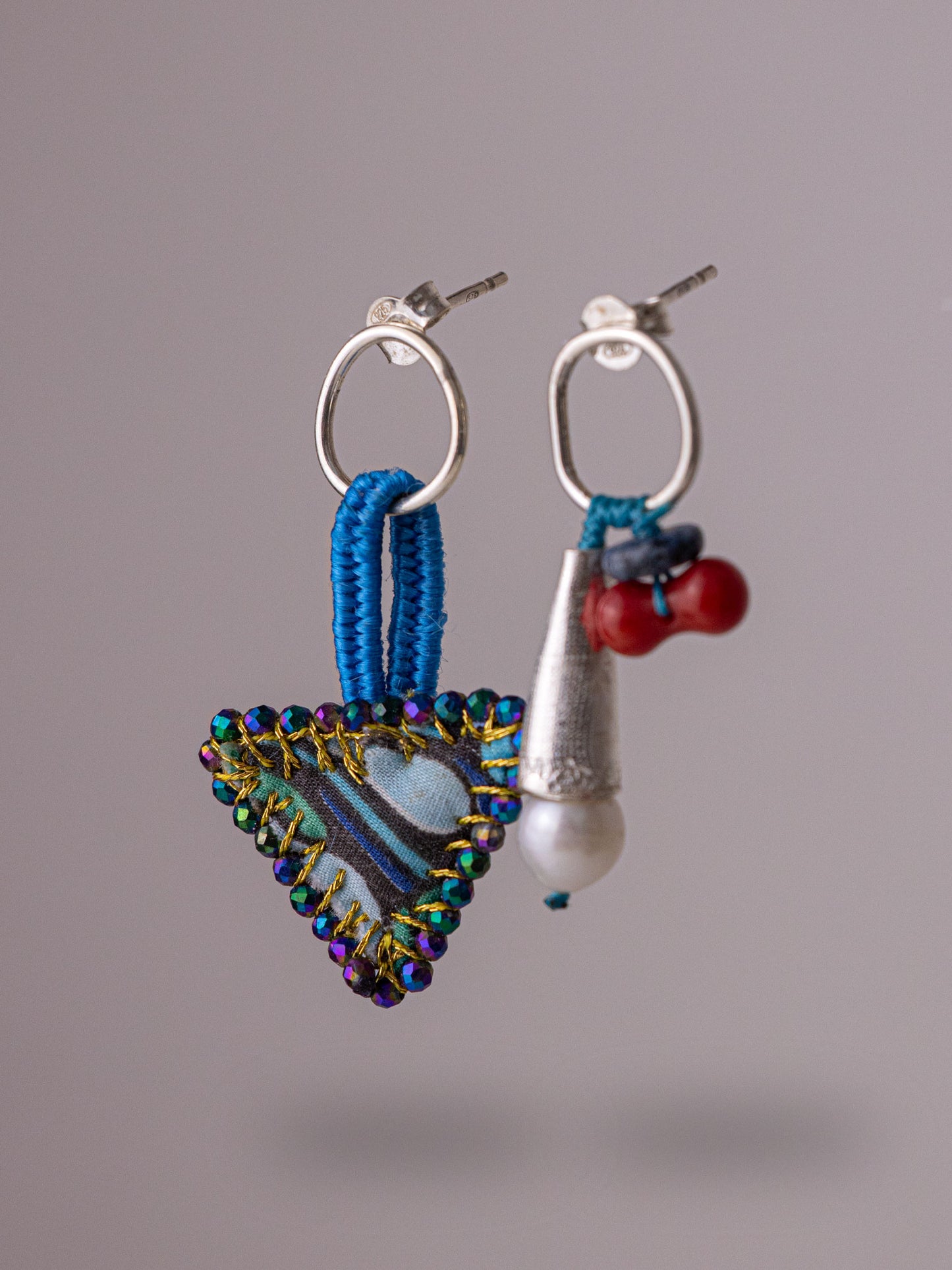 Χειροποίητα σκουλαρίκια από καθαρό ασήμι με μαργαριτάρι και κοράλλι ημιπολύτιμους λίθους