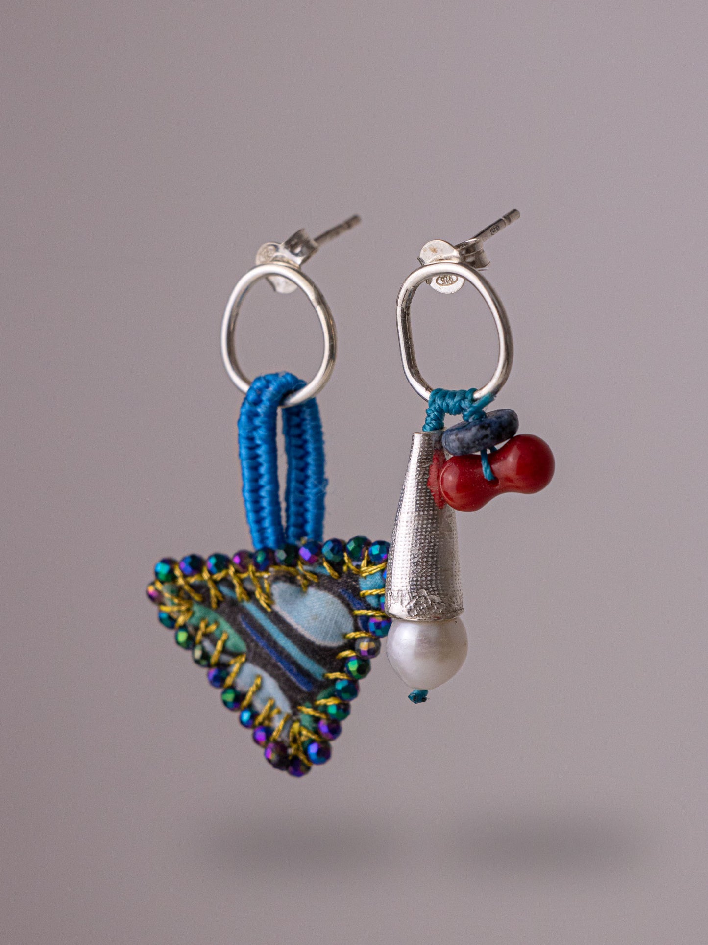 Χειροποίητα σκουλαρίκια από καθαρό ασήμι με μαργαριτάρι και κοράλλι ημιπολύτιμους λίθους