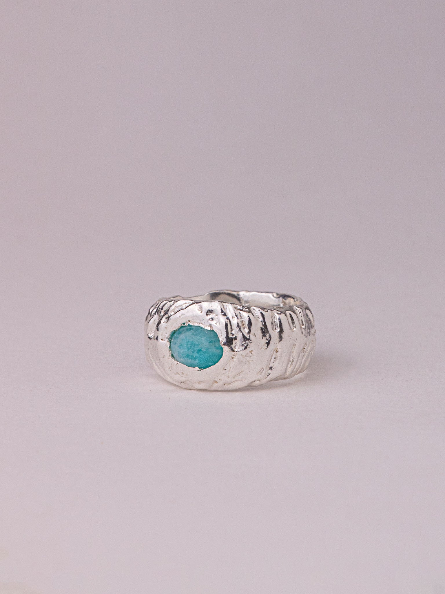 Χειροποίητo χυτό δαχτυλίδι από καθαρό ασήμι με Αμαζονίτη