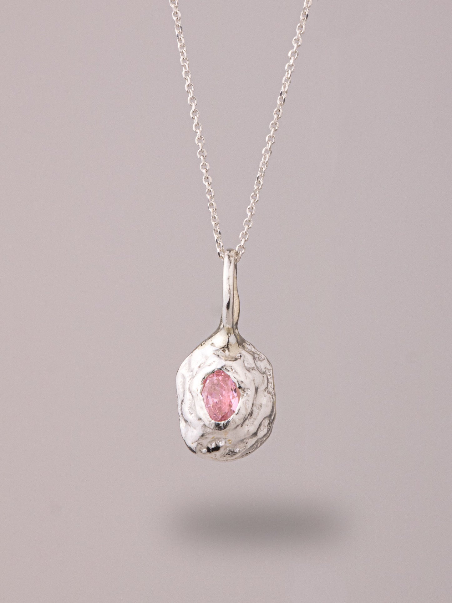 Χειροποίητo χυτό μενταγιόν από καθαρό ασήμι με ζιργκόν