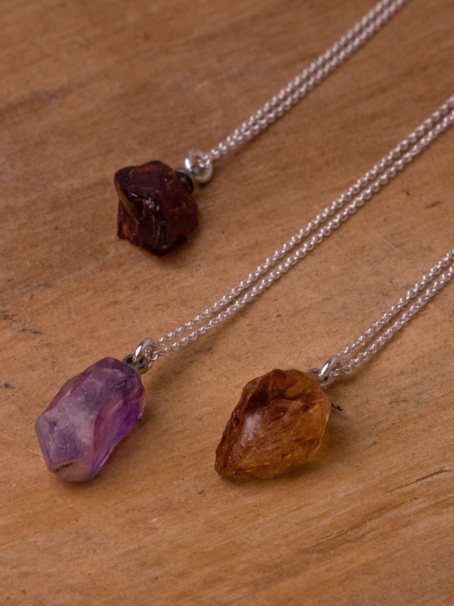 Χειροποίητo μενταγιόν με ακατέργαστη πορτοκαλί τουρμαλίνη κατασκευασμένο από ασήμι 925