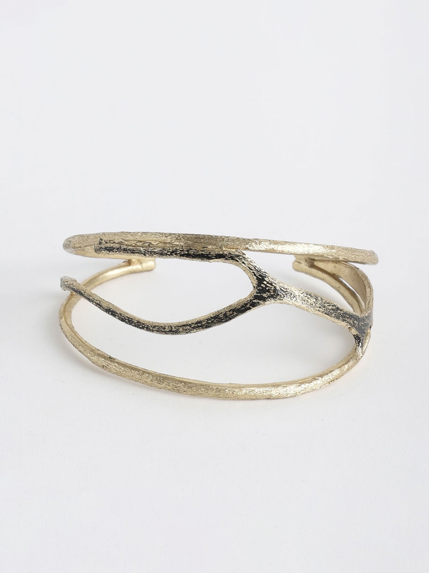 Χειροποίητo ανοιγόμενο βραχιόλι τεχνητή μαύρη οξείδωση κατασκευασμένο στην Ελλάδα