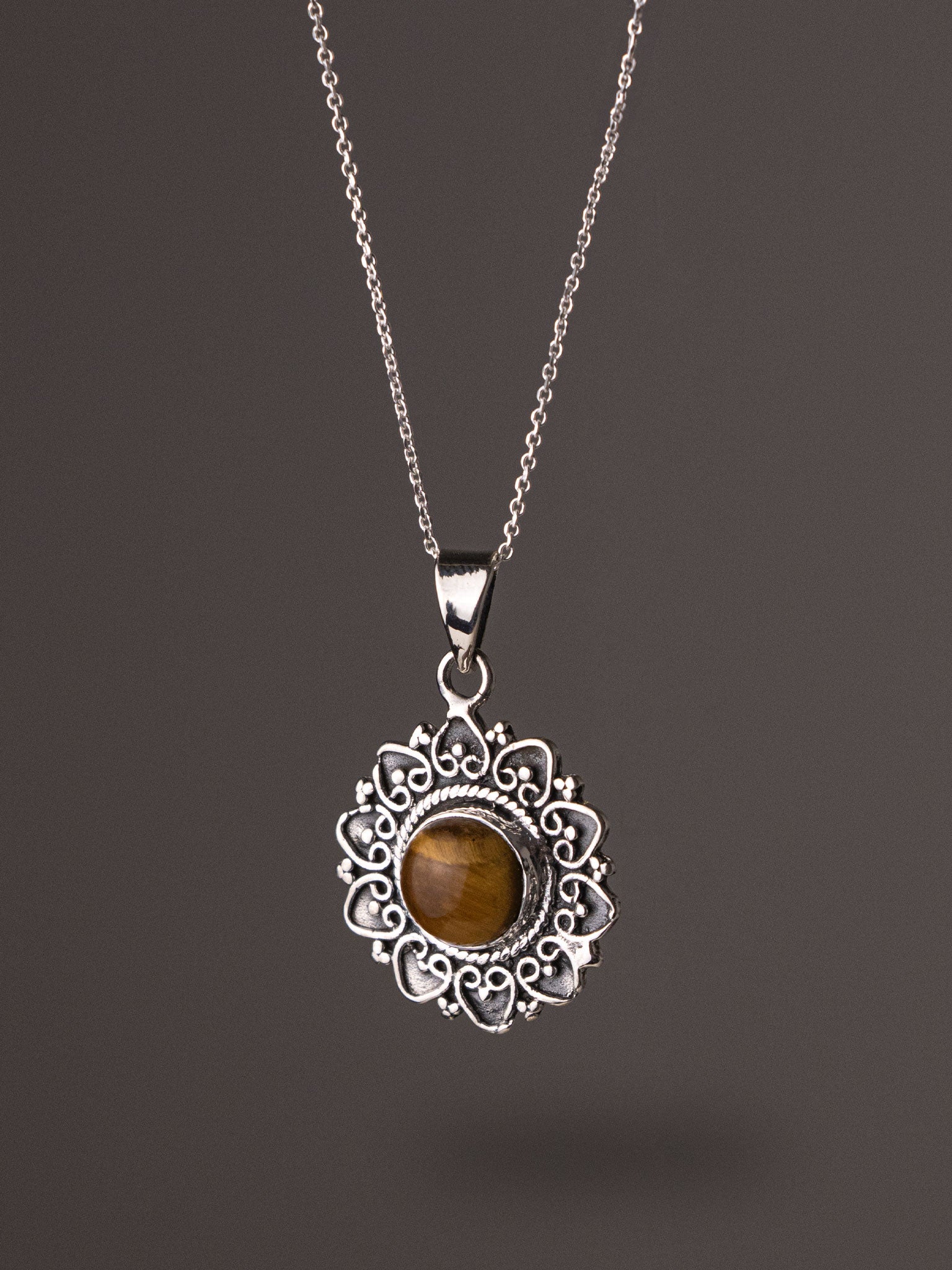 Ασημένιο μενταγιόν με Μάτι της Τίγρης κατασκευασμένο από ασήμι 925