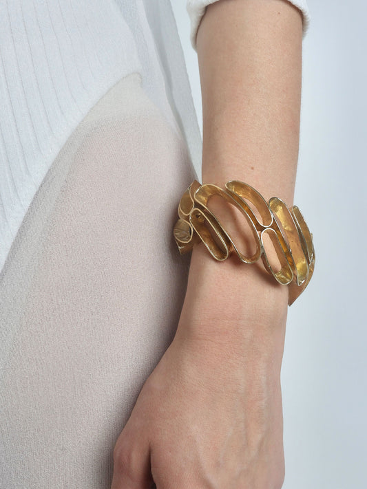 Χειροποίητo ανοιγόμενο βραχιόλι με γεωμετρικά σχήματα κατασκευασμένο στην Ελλάδα