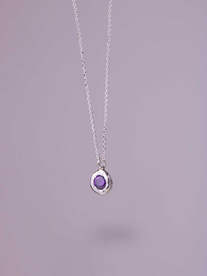 Χειροποίητo χυτό μενταγιόν από καθαρό ασήμι με μωβ Cubic Zirconia