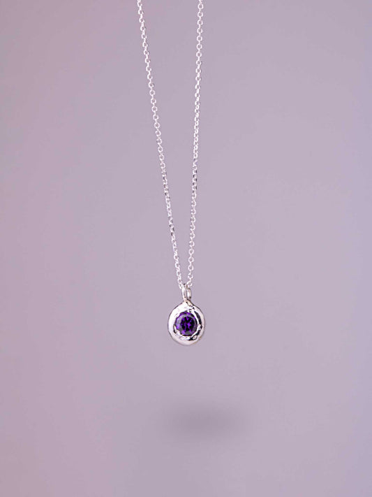 Χειροποίητo χυτό μενταγιόν από καθαρό ασήμι με μωβ Cubic Zirconia