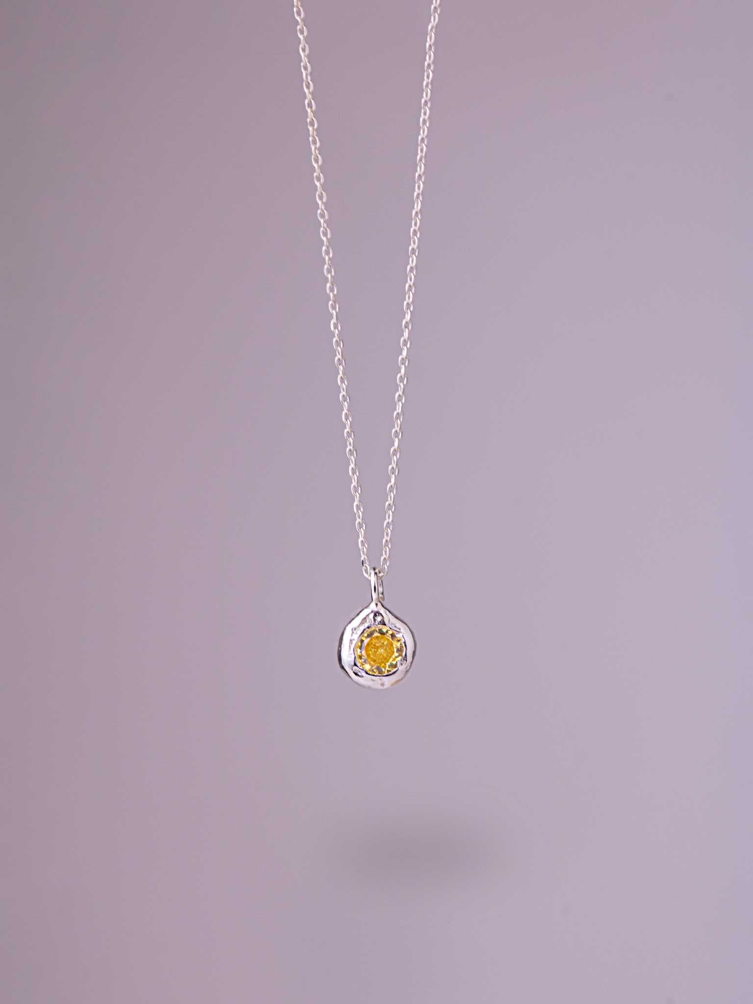 Χειροποίητo χυτό μενταγιόν από καθαρό ασήμι με κίτρινο Cubic Zirconia