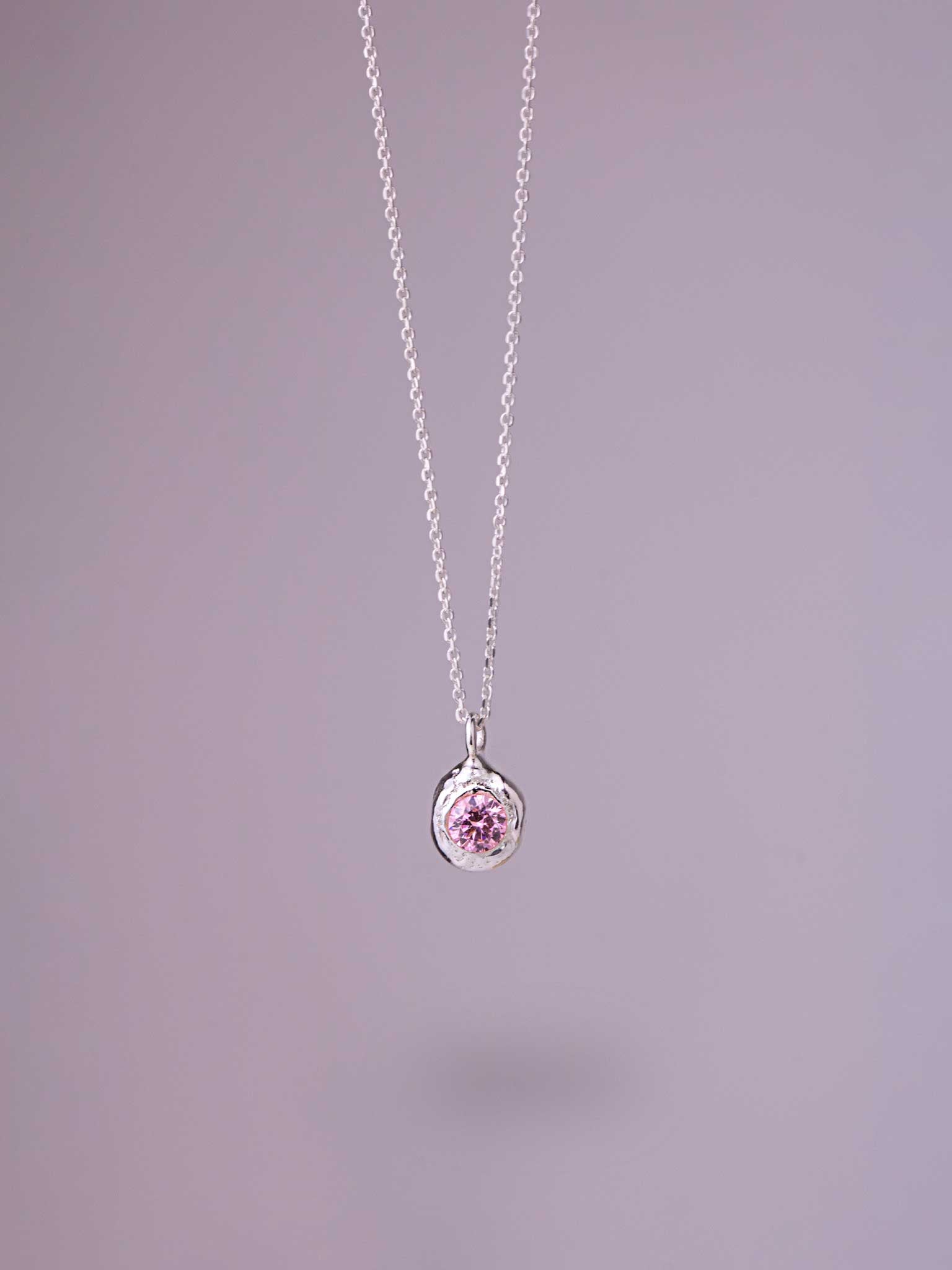 Χειροποίητo χυτό μενταγιόν από καθαρό ασήμι με ροζ Cubic Zirconia