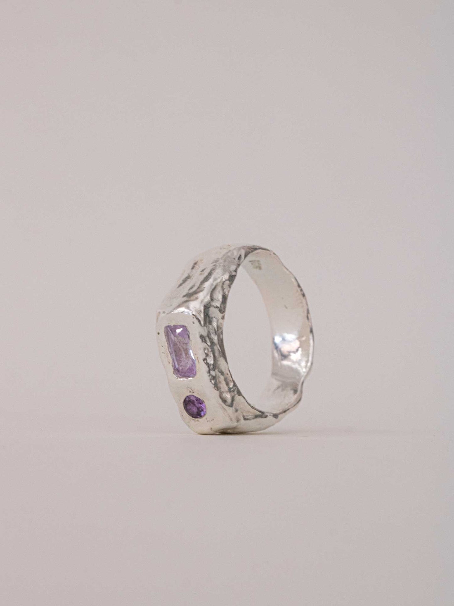 ETHRA SIGNET RING - Μωβ