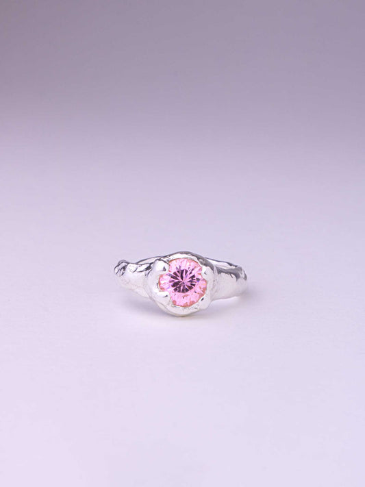 Χειροποίητo χυτό δαχτυλίδι από καθαρό ασήμι με ροζ Cubic Zirconia