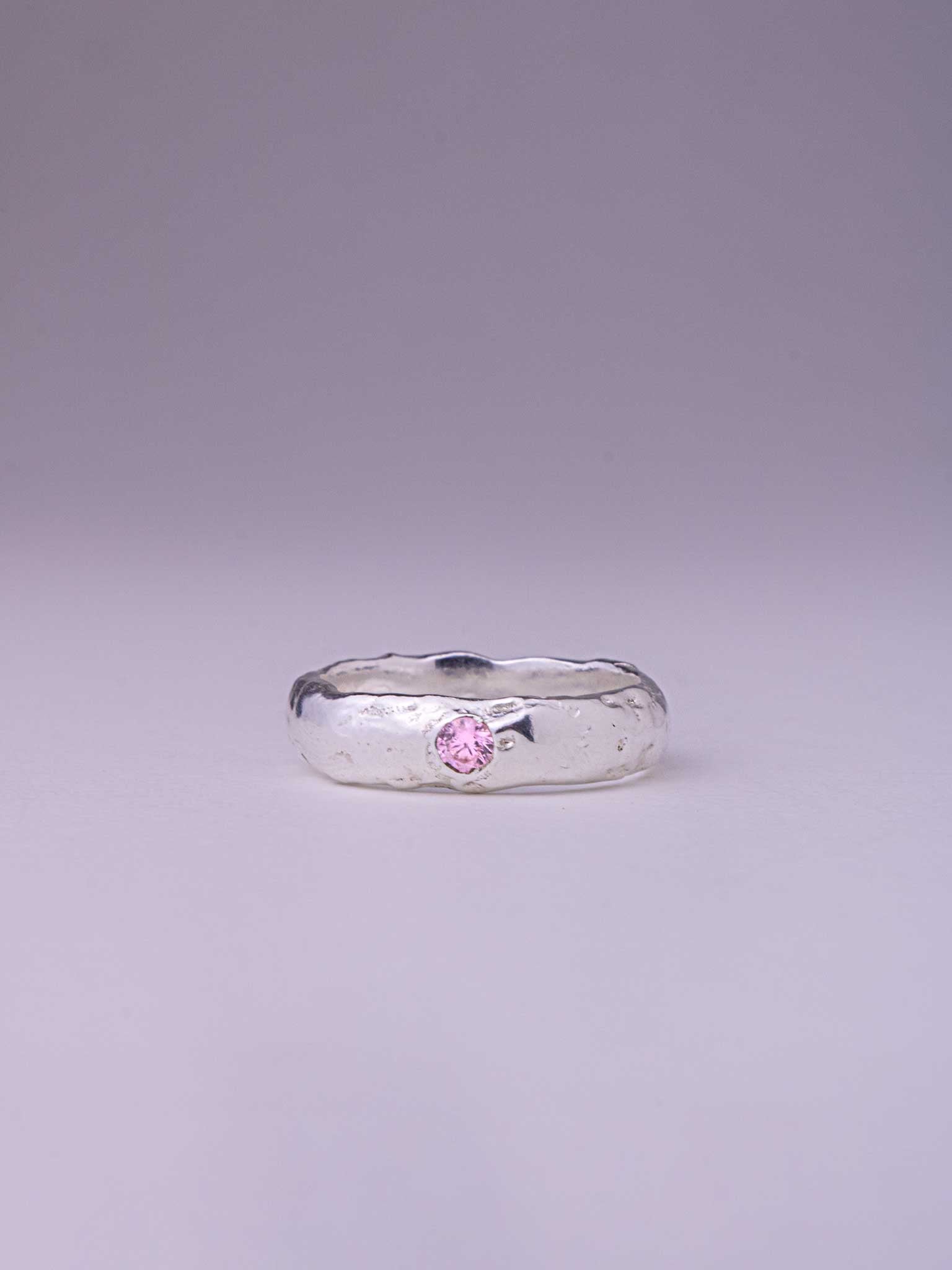 Χειροποίητo χυτό δαχτυλίδι από καθαρό ασήμι με ροζ Cubic Zirconia