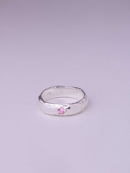 Χειροποίητo χυτό δαχτυλίδι από καθαρό ασήμι με ροζ Cubic Zirconia