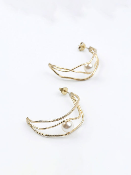 Χειροποίητα σκουλαρίκια κρίκοι με Μαργαριτάρι κατασκευασμένα στην Ελλάδα